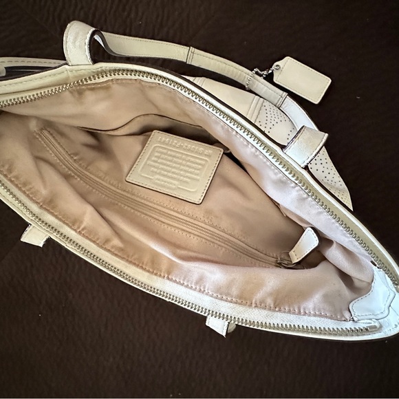 COACH PURSE (Original not FAKE) - Picture 3 of 8